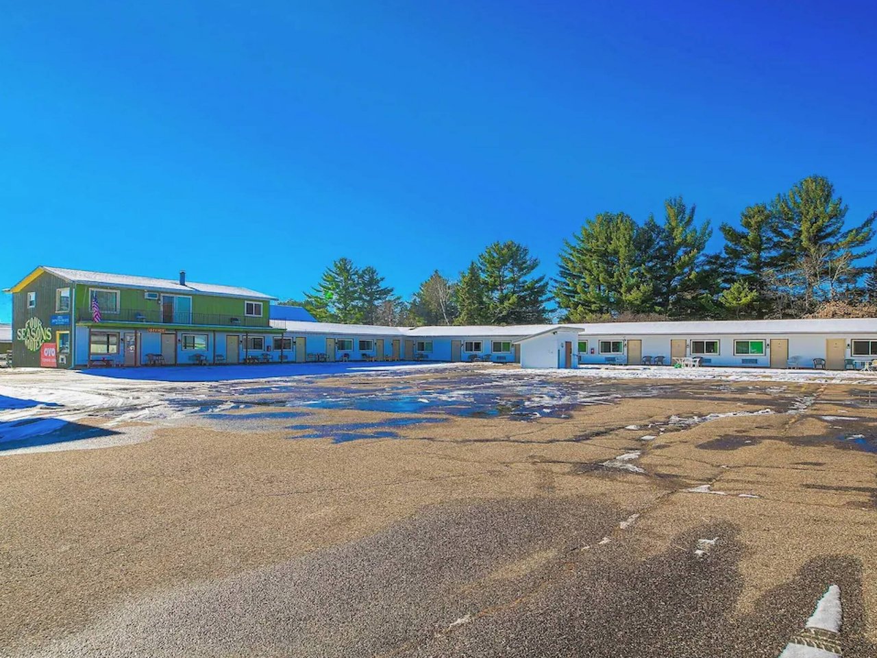 833 N 4th st WI 20 Room Motel