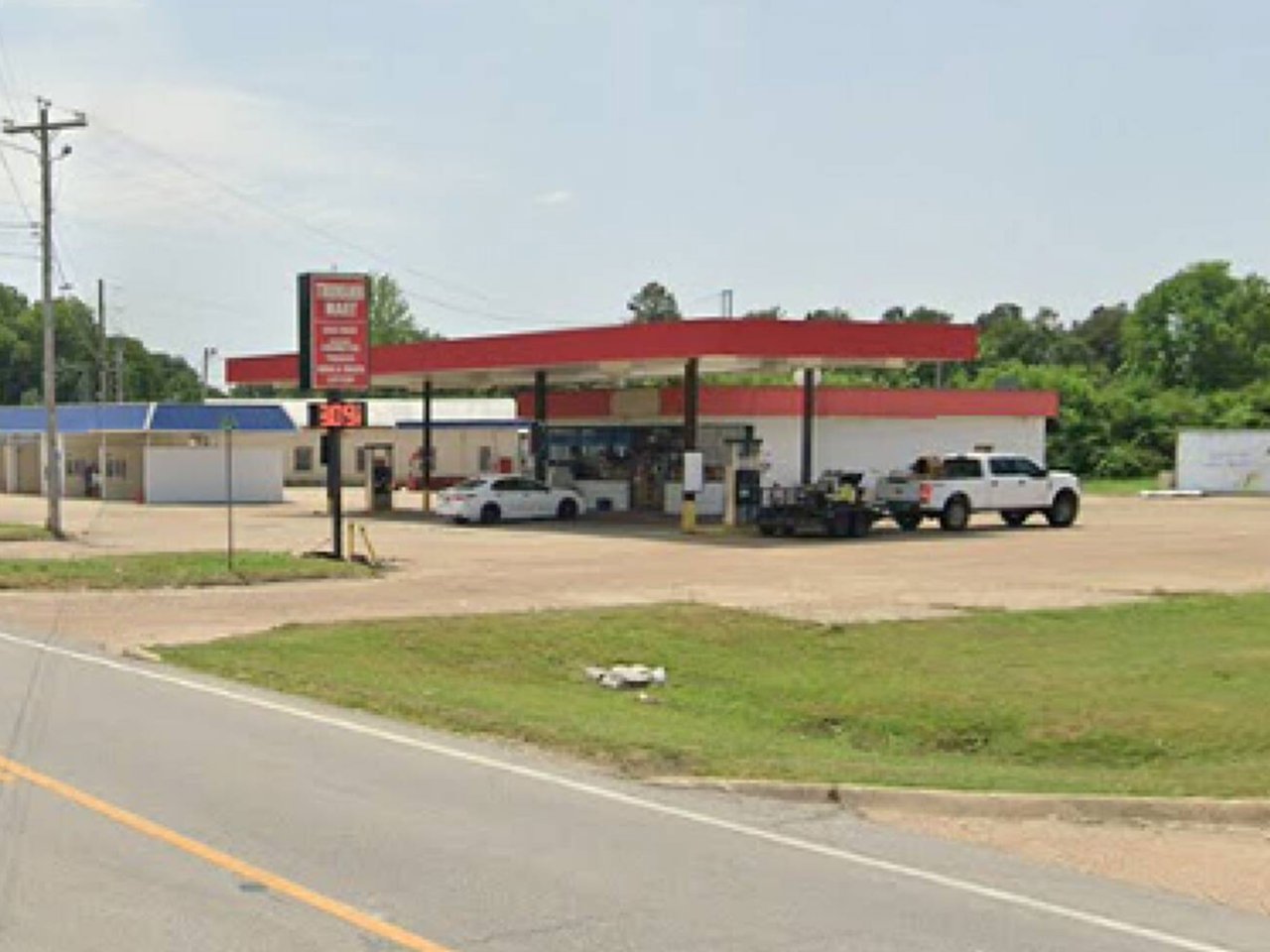 767 Hwy 463 Vacant Gas Station & C Store