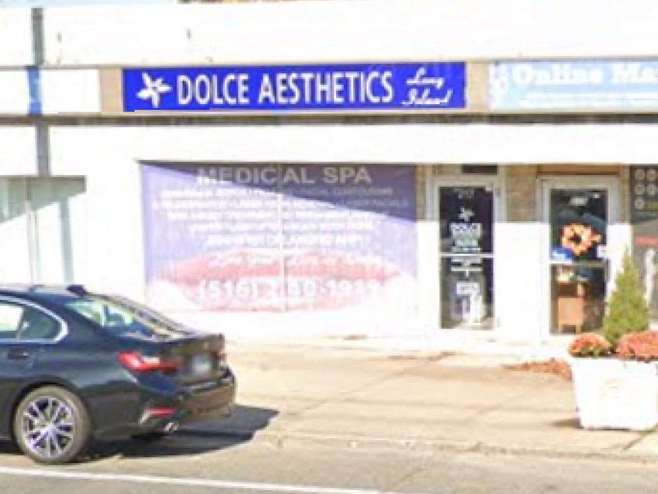 217 Merrick Rd Oceanside NY 900 Sq FT lease space